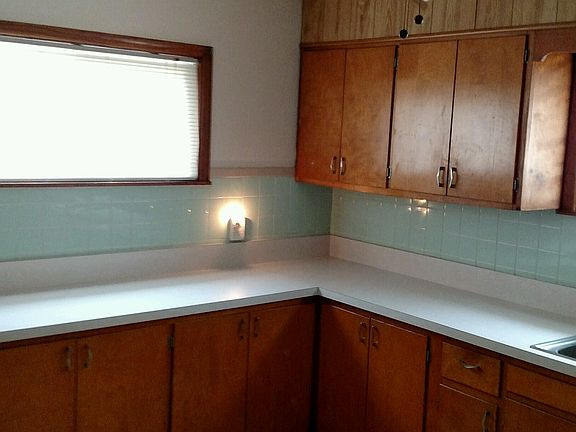 2nd image of 2125 Wilson Ave