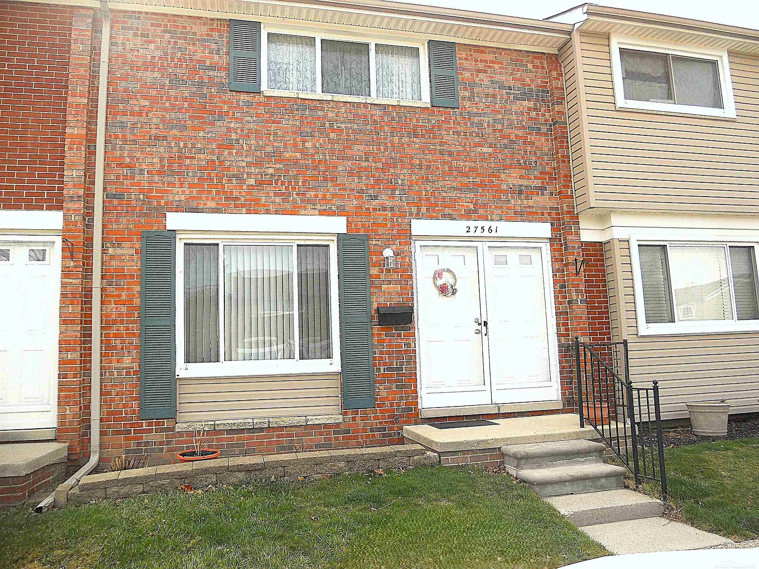 27561 Concord Ave photo 1