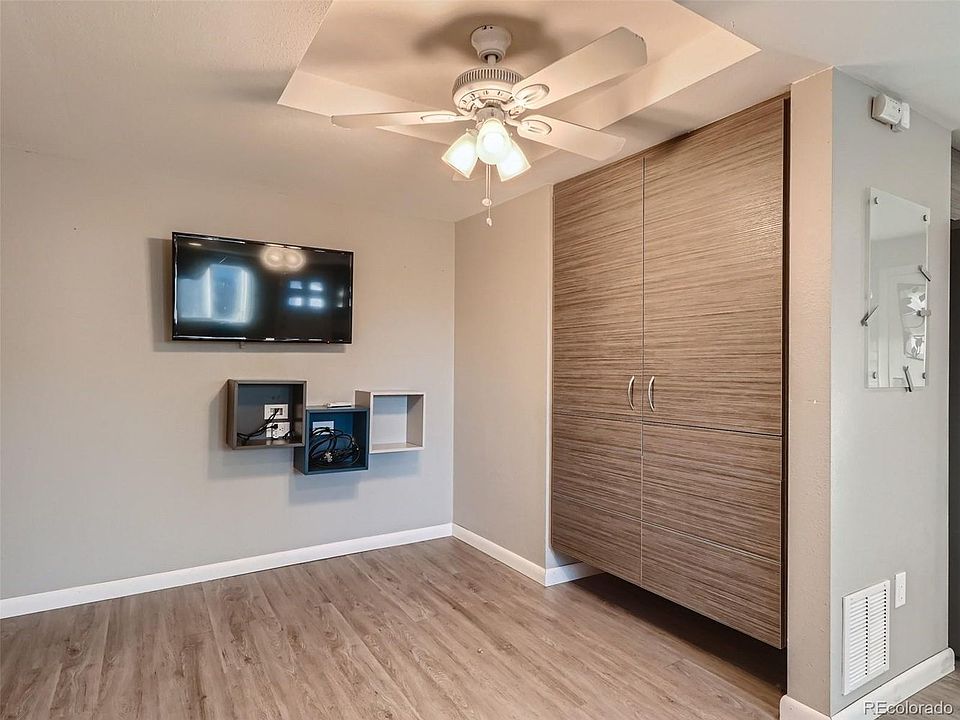 1st image of 4053 S Lincoln St #2