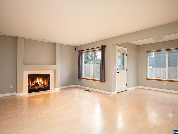 5th image of 16033 SE Mary Ann Ln