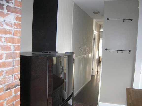 5th image of 144 Vandervoort St #2