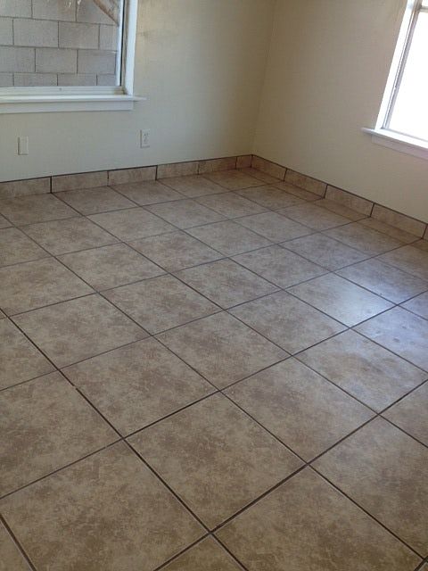 2nd image of 1903 S Maple Ave APT B