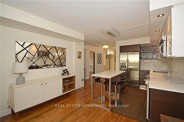 L'Esprit Condominiums on Maitland Place — Photo 2