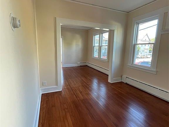 4th image of 54 Van Winkle Ave