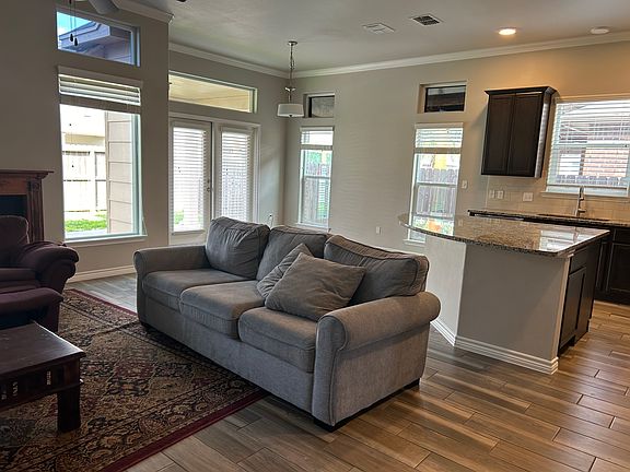 Living/dining/kitchen area
