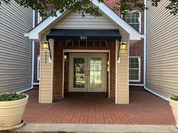 3311 Wyndham Cir APT 2198, Alexandria, VA 22302