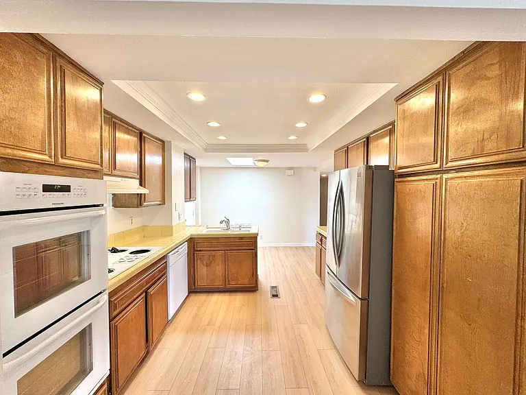 6664 Reservoir Ln — Photo 2