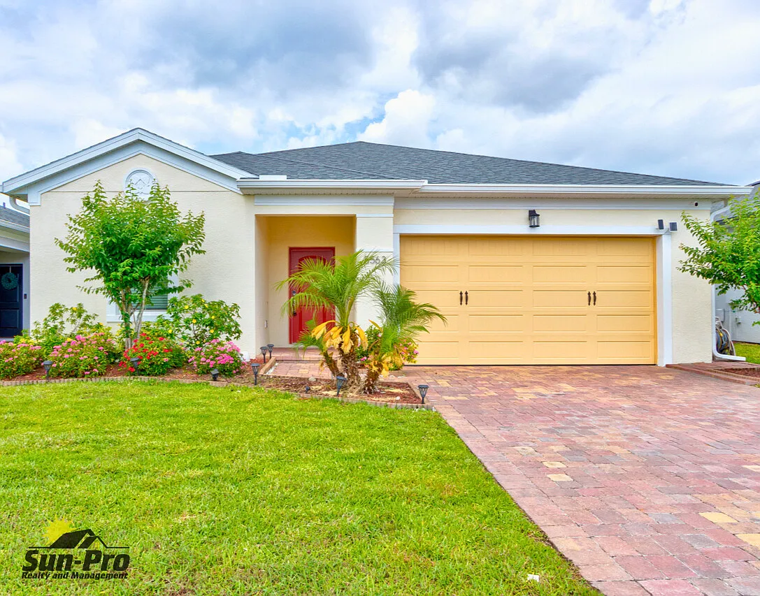 4 bed, 2.0 bath, 1896 sqft, $2,575 — Photo 1