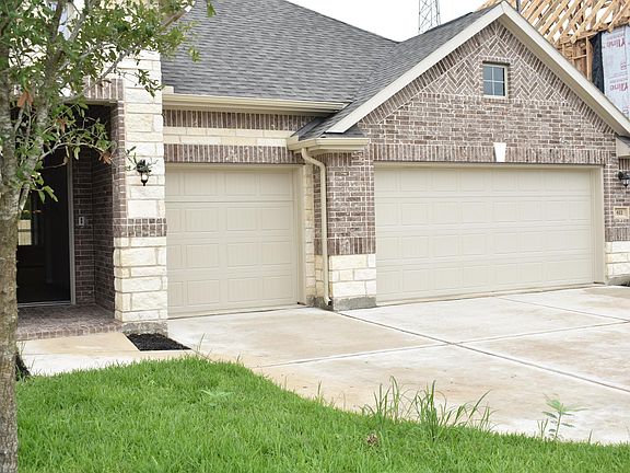 2nd image of 611 Huisache Grove Ln