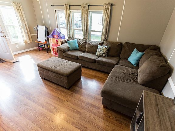 4th image of 503 E Grand Blvd