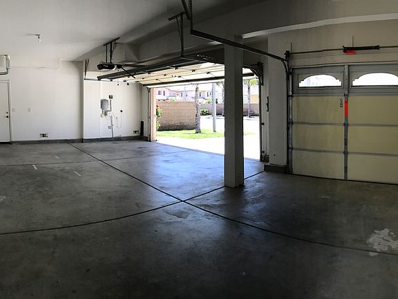 3 Cars Garage
