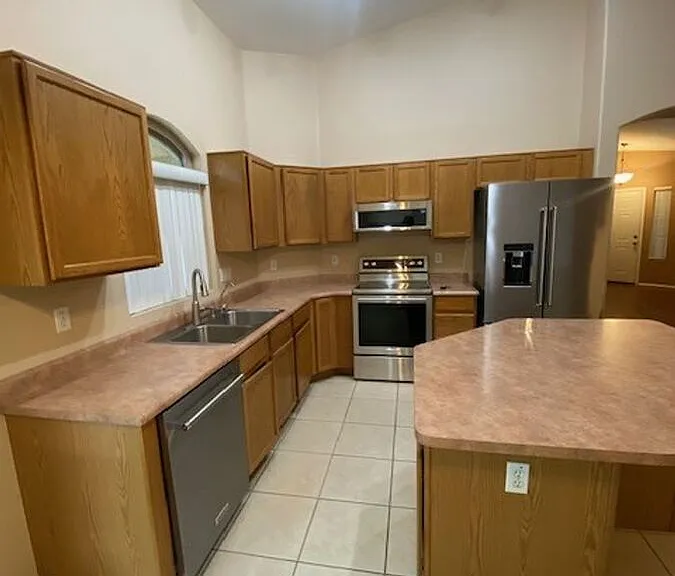 8862 W Shaw Butte Dr — Photo 13