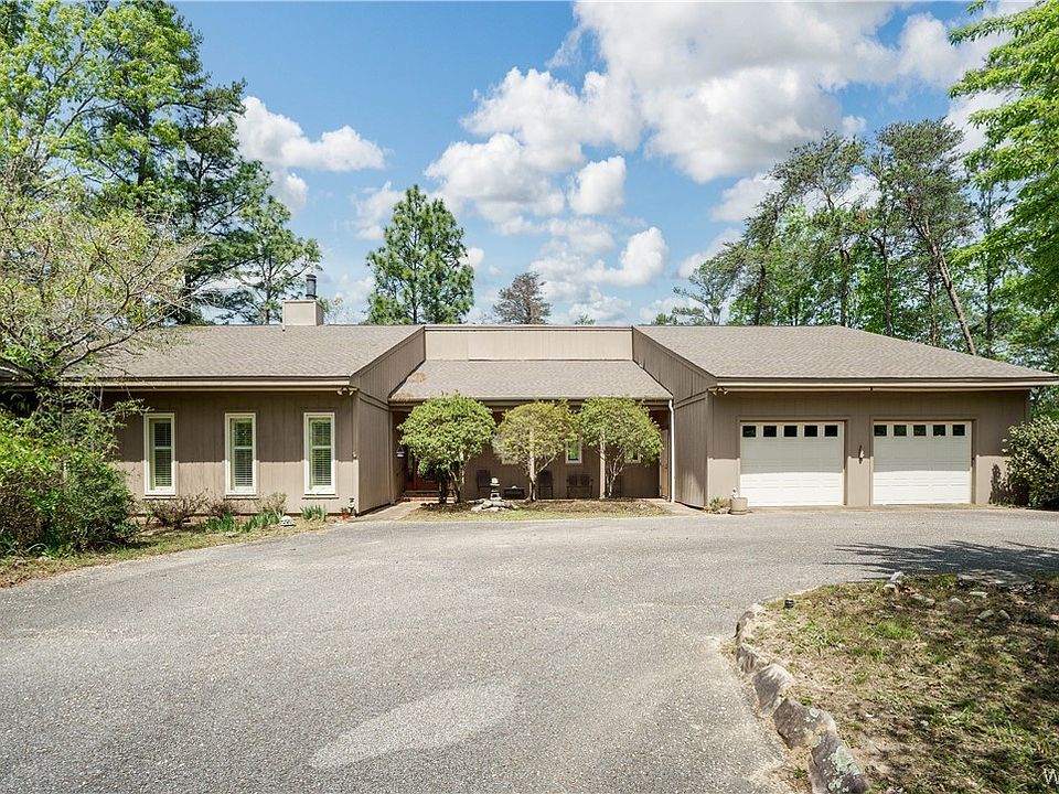 1st image of 8410 Essex Cir NE