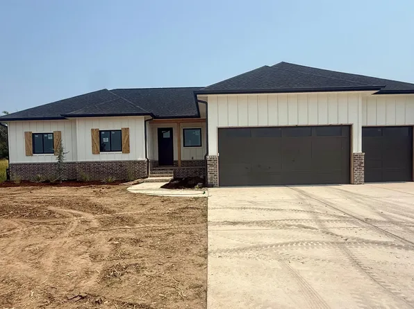 1007 S Brookside St, Goddard, KS 67052