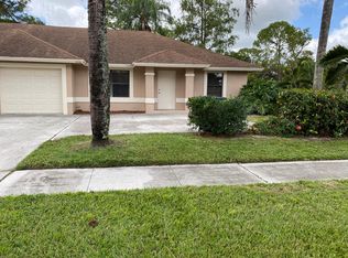 1098 Crassula Ct, Wellington, FL 33414