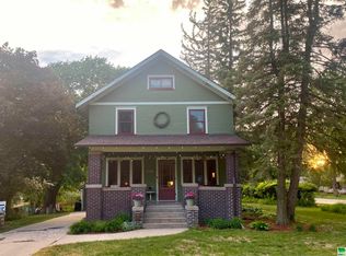 521 N 11th St, Cherokee, IA 51012