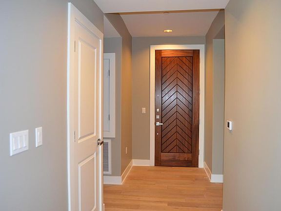 5th image of 4805 N Woodmere Fairway Unit 2001