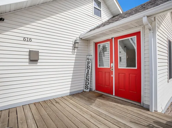 616 3rd Ave NW, Minot, ND 58703
