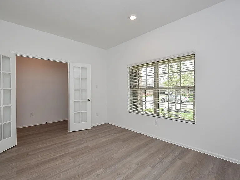 8426 Manta Ray Dr — Photo 10