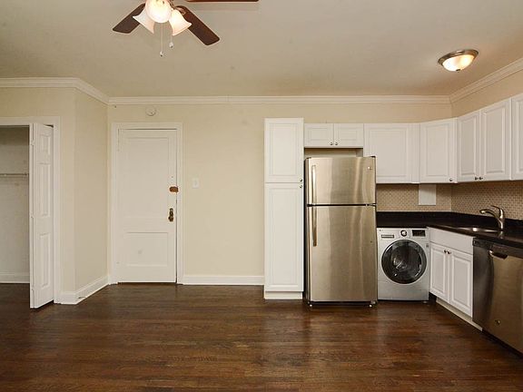 5th image of 3345 N Marshfield Ave #902