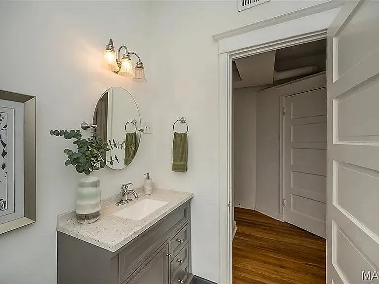4957 McPherson Ave #D — Photo 10