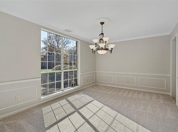 5th image of 2255 Strathmore Dr