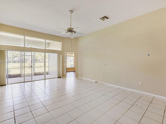 5th image of 5374 Monterey Cir #B