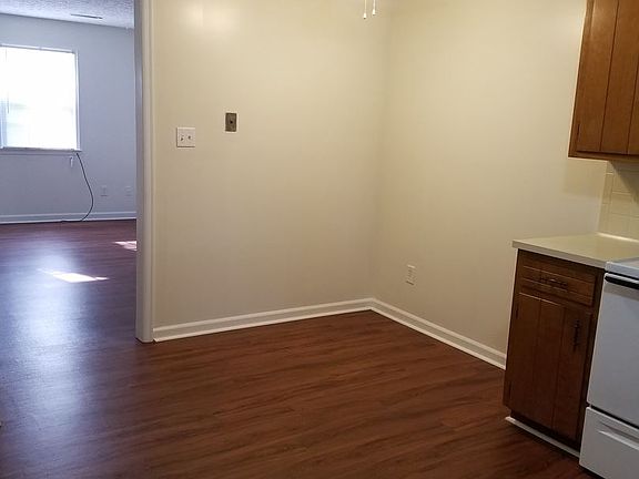 3rd image of 253 Mary Ann Dr APT 8