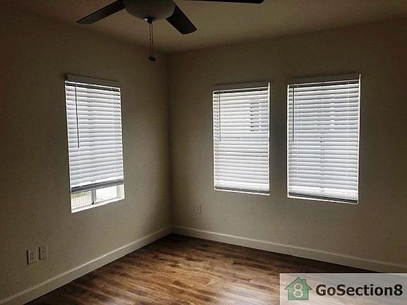 3rd image of 10914 Avalon Blvd APT 4
