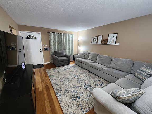 4th image of 1S292 Windsor Ln
