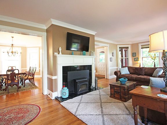2nd image of 8 Greenwood Ave