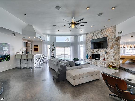5th image of 2816 La Mesa Dr