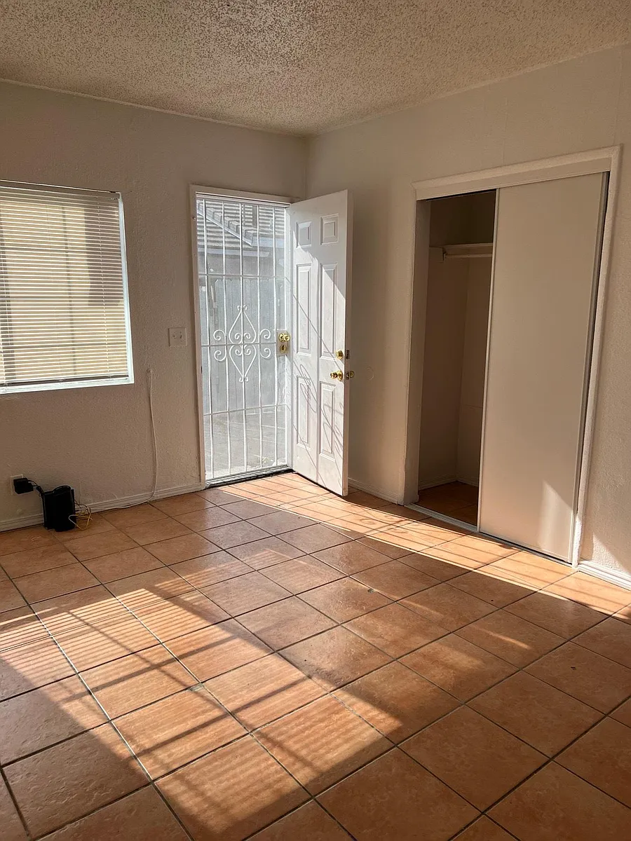 Building Photo - 8131 Grove Ave #6