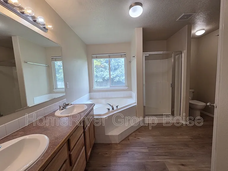 378 E Washakie St — Photo 6