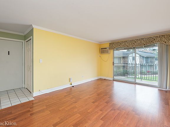2nd image of 16W525 Lake Dr APT 205