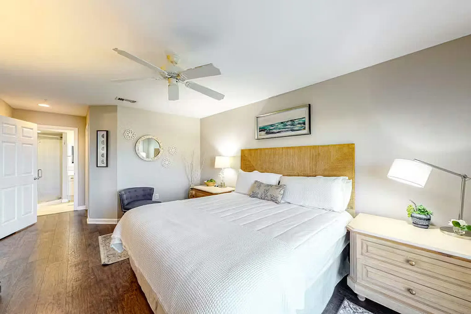 2 bed, 2.0 bath, 1356 sqft, $4,421 — Photo 4
