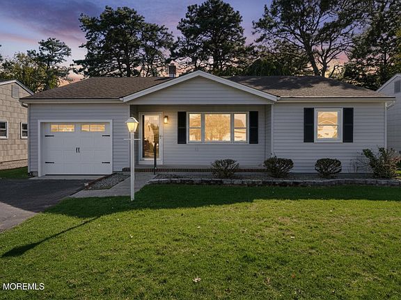 3rd image of 6 Westport Drive