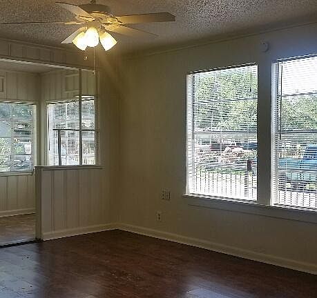 4th image of 1021 Rose Garden Ave