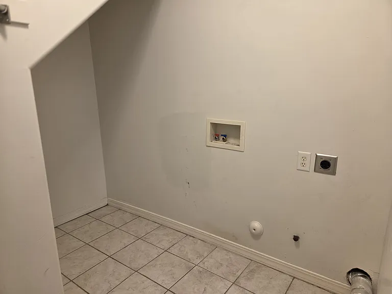 212 W Lyman Ln — Photo 27