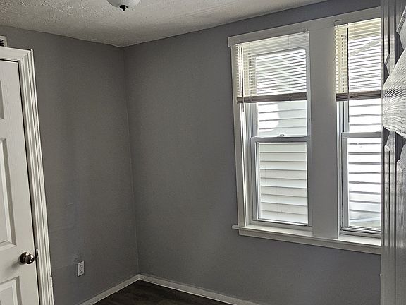 4th image of 6 Gates St APT 2L