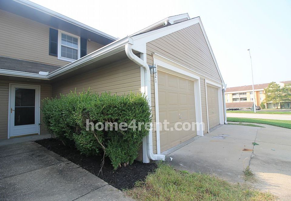 1st image of 5621 NW 66th Ter