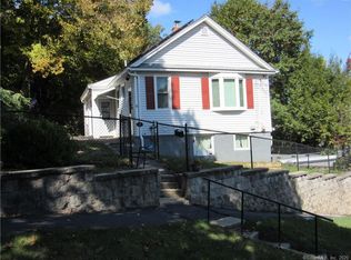 8 Hill St, Seymour, CT 06483
