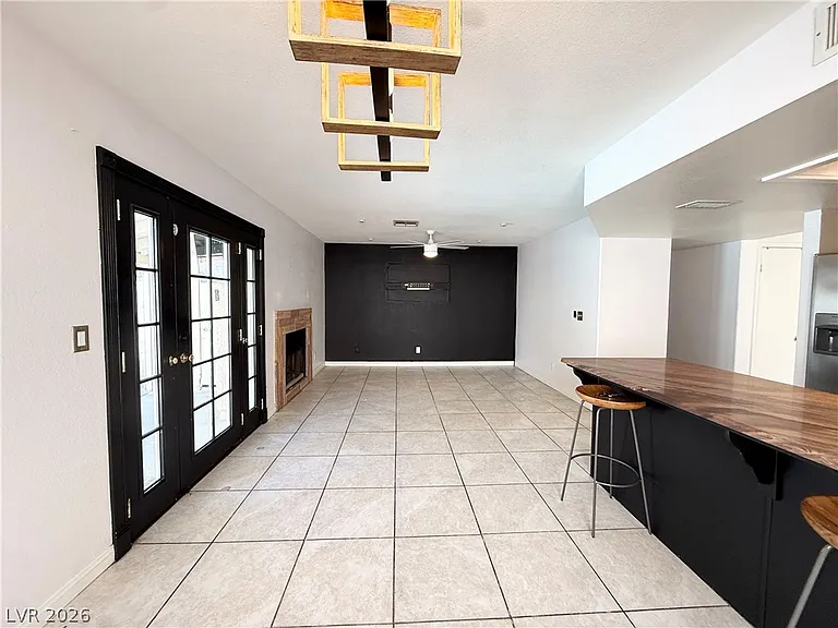 2066 Waverly Cir — Photo 24