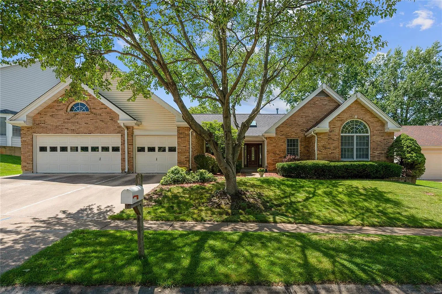 805 Henry Manor Ct photo 1