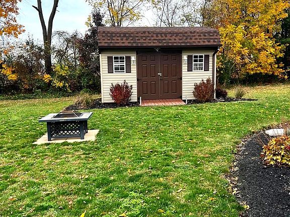 5th image of 63 Maizefield Dr