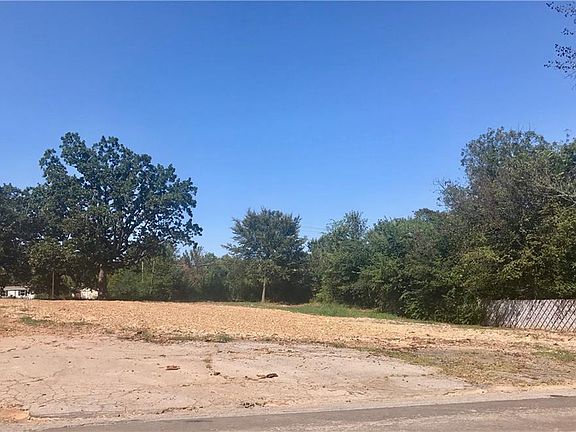 2nd image of 404 W Avenue I