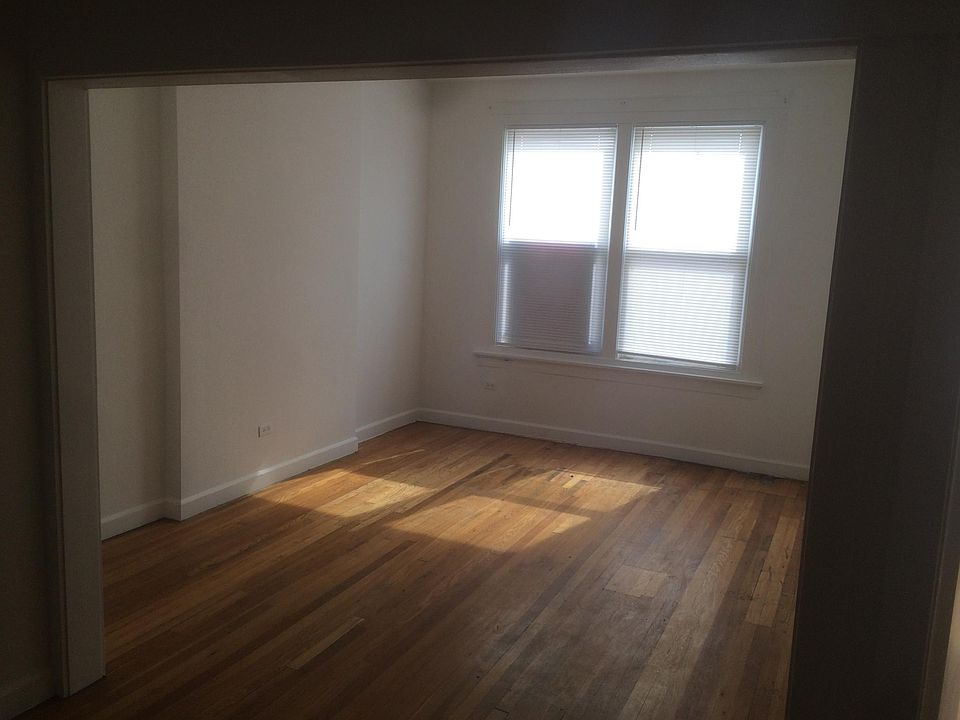 2nd image of 4619 N Broadway St APT 2