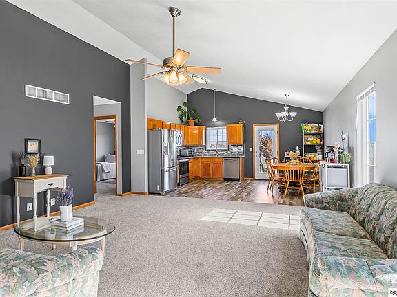 2nd image of 900 Lamont Dr