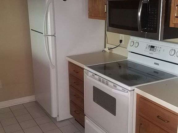 5th image of 311 Carlton Ln