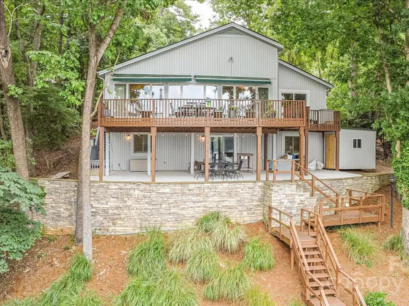 10017 Bora Bora Dr, Tega Cay, SC 29708